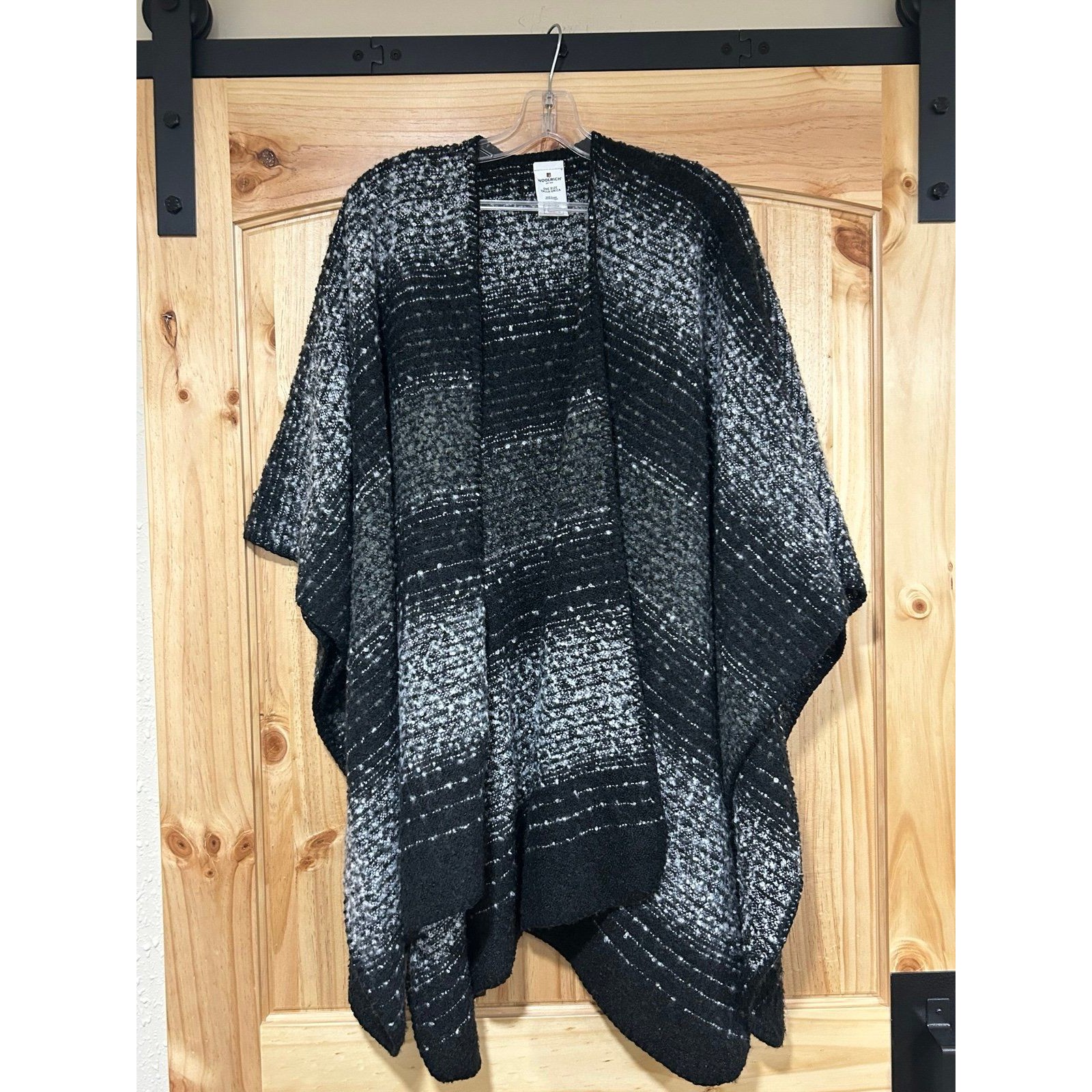 Woolrich Womenâs Shawl One Size Black Grey